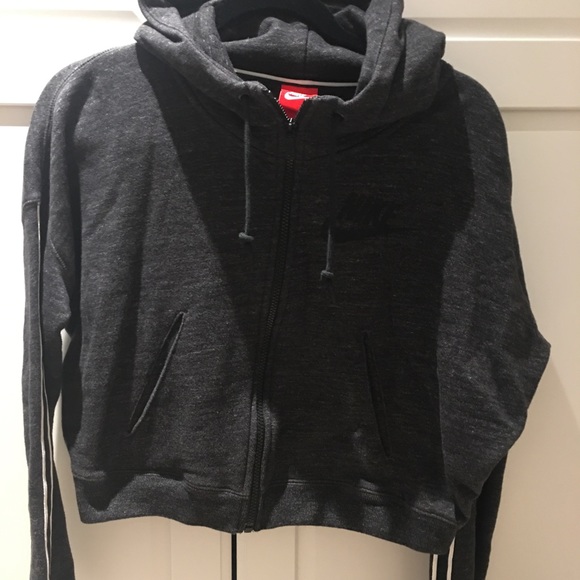 EUC Cropped Nike sweater - Picture 3 of 4